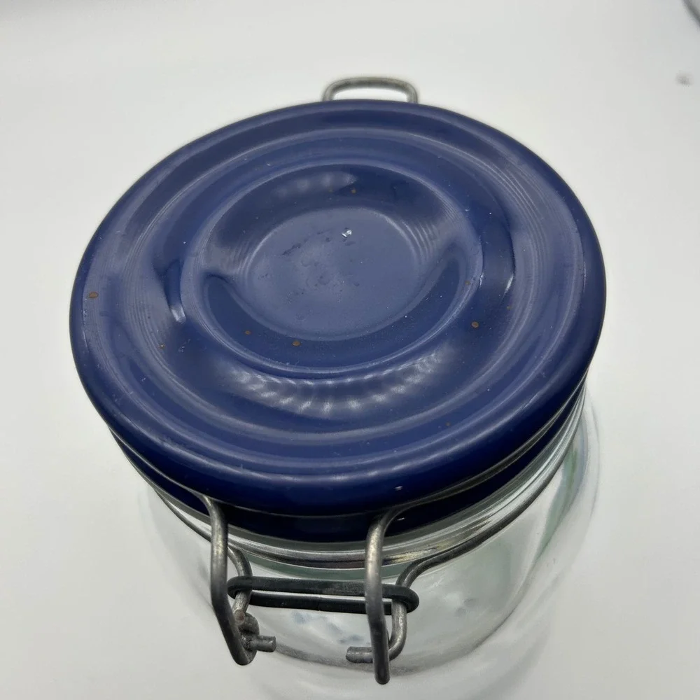 Vintage 1982 Nina Farm Scene Glass Jar Wire Bale Flip Top Lid Sheep Barn 7in‎